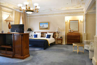 Гостиница Талион Империал Санкт-Петербург Семейный Премиум Люкс  - 2 просторные спальни с общим холлом и видом на реку Мойку!-7