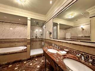 Гостиница Талион Империал Санкт-Петербург Улучшенный номер без вида (внутренний двор или мансарда)-2