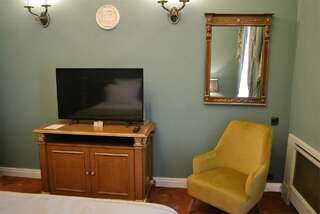 Гостиница Талион Империал Санкт-Петербург Классический номер без вида (внутренний двор)-4