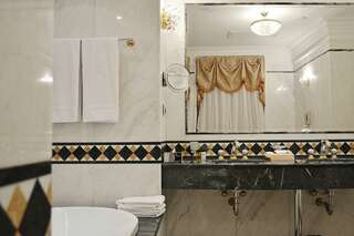 Гостиница Талион Империал Санкт-Петербург Номер люкс президентский с 1 двуспальной кроватью-12