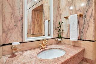 Гостиница Талион Империал Санкт-Петербург Люкс "Дворянский" с видом на Строгановский дворец и реку Мойку-5