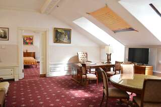 Гостиница Талион Империал Санкт-Петербург Классический номер без вида (внутренний двор)-1