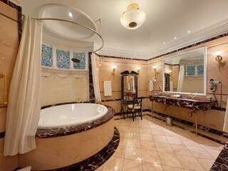 Гостиница Талион Империал Санкт-Петербург Номер люкс президентский с 1 двуспальной кроватью-5