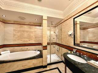 Гостиница Талион Империал Санкт-Петербург Классический номер без вида (внутренний двор)-3