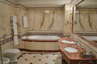 Гостиница Талион Империал Санкт-Петербург Номер люкс президентский с 1 двуспальной кроватью-8