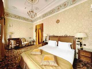 Гостиница Талион Империал Санкт-Петербург Классический номер без вида (внутренний двор)-1