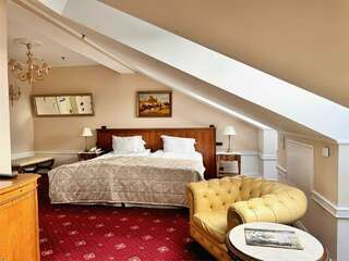 Гостиница Талион Империал Санкт-Петербург Улучшенный номер без вида (внутренний двор или мансарда)-3