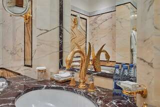 Гостиница Талион Империал Санкт-Петербург Люкс Императора с видом на Невский проспект-13