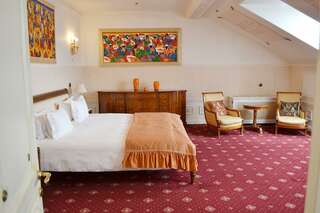 Гостиница Талион Империал Санкт-Петербург Классический номер без вида (внутренний двор)-11