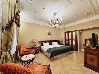 Гостиница Талион Империал Санкт-Петербург Улучшенный номер без вида (внутренний двор или мансарда)-1