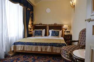 Гостиница Талион Империал Санкт-Петербург Классический номер без вида (внутренний двор)-9