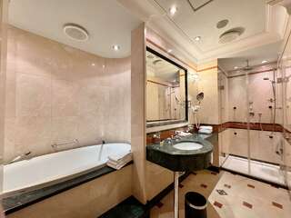 Гостиница Талион Империал Санкт-Петербург Классический номер без вида (внутренний двор)-4