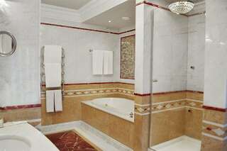 Гостиница Талион Империал Санкт-Петербург Люкс "А.С. Грибоедов" с видом на Невский проспект-3