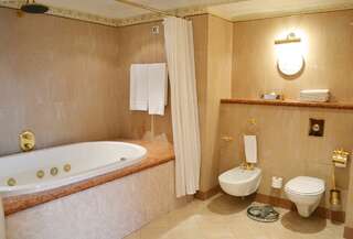 Гостиница Талион Империал Санкт-Петербург Классический номер без вида (внутренний двор)-4